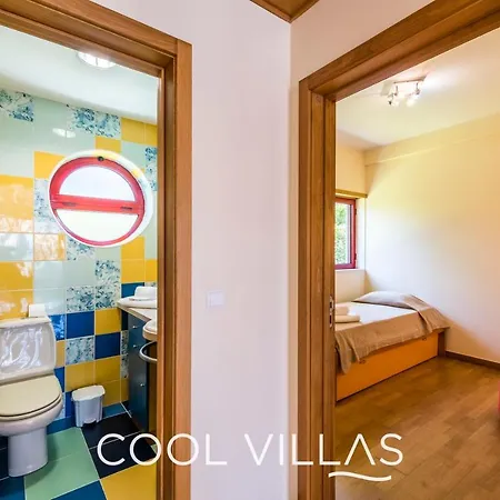 Acquamarina - 5 Bedroom, Water Front Albufeira