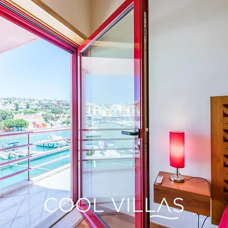 Acquamarina - 5 Bedroom, Water Front *