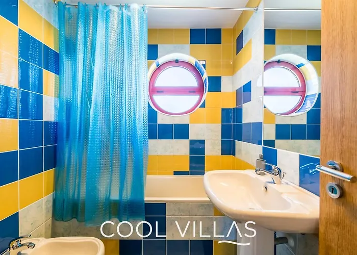 度假居 Acquamarina - 5 Bedroom, Water Front *